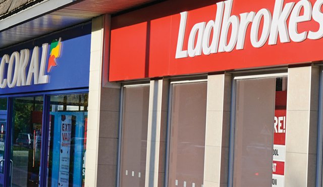 Ladbrokes и Gala Coral ще трябва да продадат част от своите наземни пунктове
