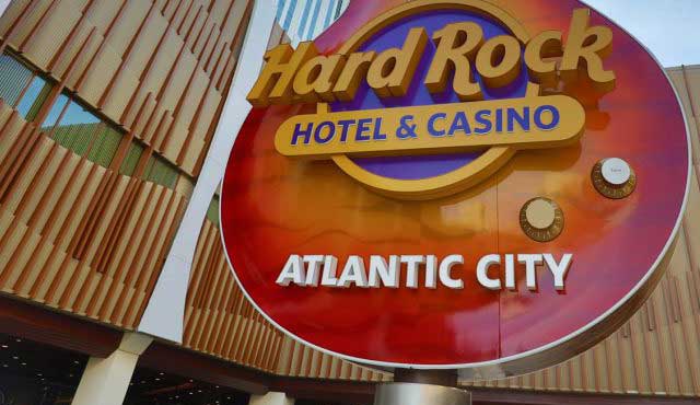 Hard Rock Хотел и Казино в Атлантик Сити представя забаленията този сезон, рулетката, блекджека, бакарата, покера с три карти, slingshot рулетката и ултимейт тексас холд ем видео покер играта